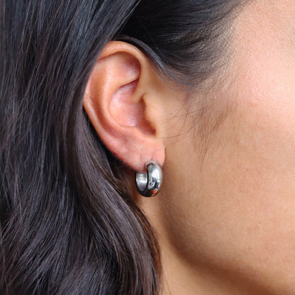 BOLD HOOPS.