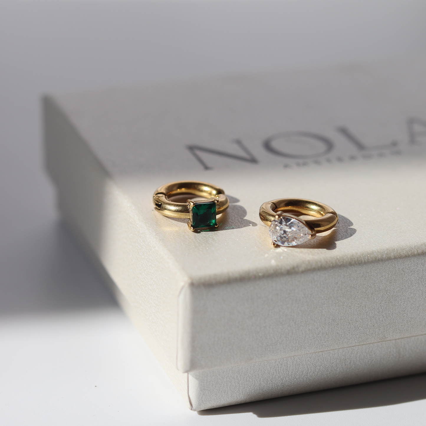 GEM EARCUFF.